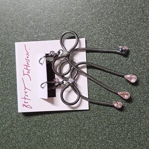 NWT Betsey johnson bow earrings